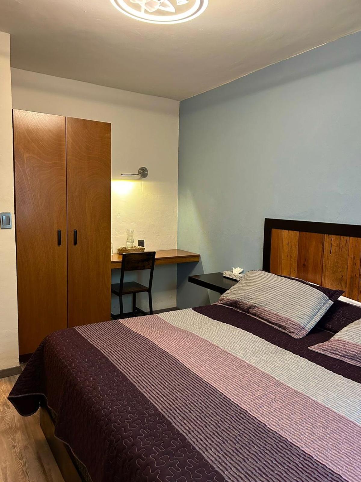 El Salto De Camela Hostal Uruapan  Ngoại thất bức ảnh