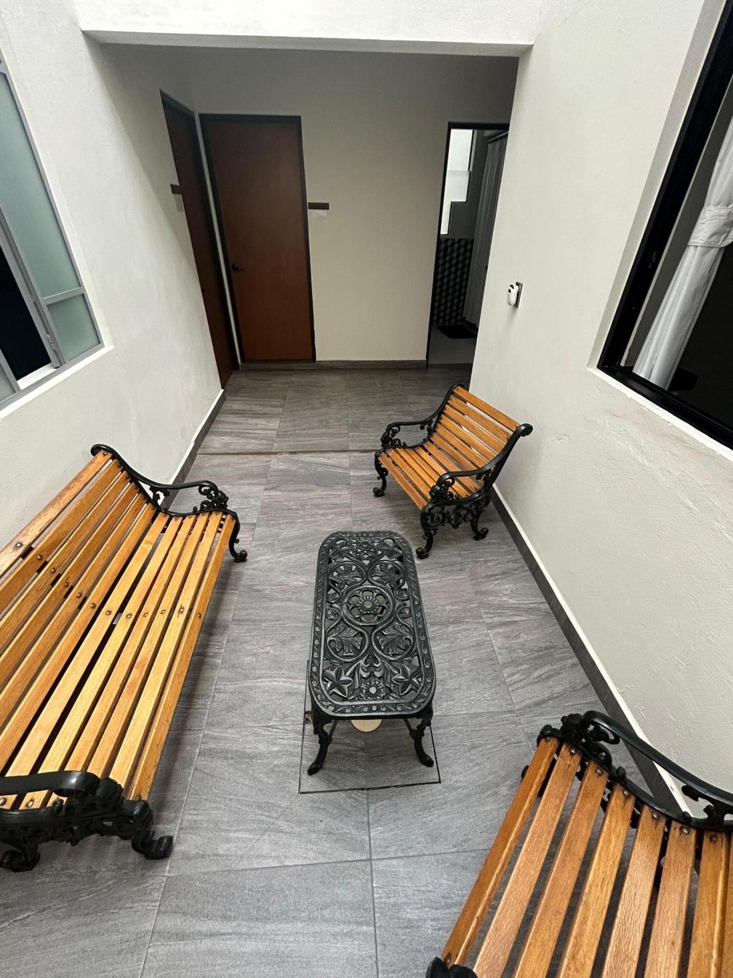 El Salto De Camela Hostal Uruapan  Ngoại thất bức ảnh